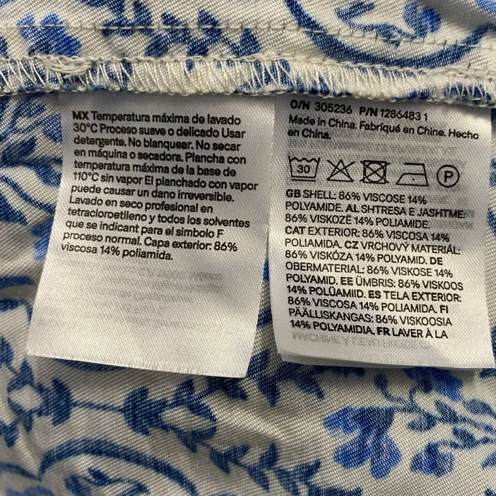 H&M Blue And White Patterned Short Sleeved Twill Button Down Shirt Size Small - Picture 14 of 15